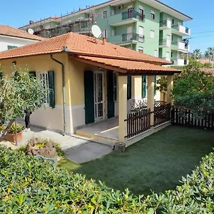 Villa La Casetta Con Giardino A 30 M Dal Mare, San Bartolomeo Al Mare
